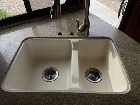 Used 2013 Ford E-450 and Econoline 450 Super Duty w/ Motorhome Prep Pkg image 70