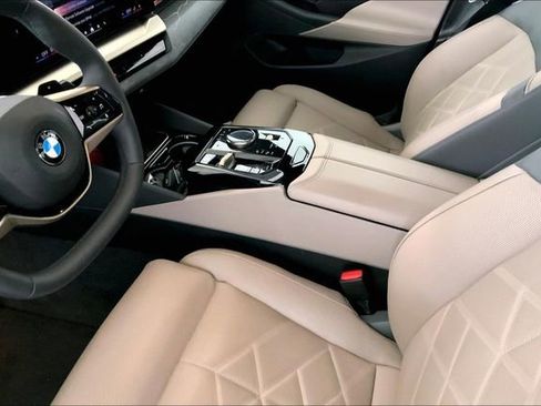 Used 2026 BMW 530i w/ Premium Package RWD image 8