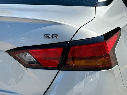 Used 2021 Nissan Altima 2.5 SR image 28