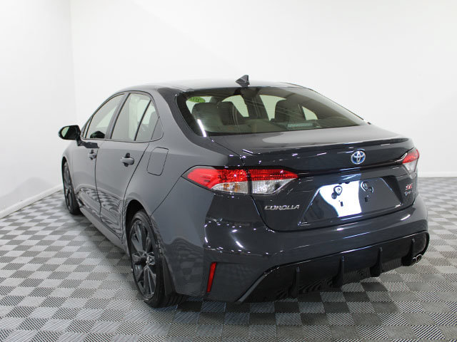 Certified 2025 Toyota Corolla SE w/ SE Premium Package FWD image 4