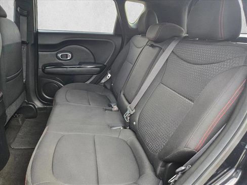 Used 2015 Kia Soul + image 18
