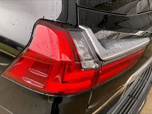 Used 2020 Lexus LX 570 4WD w/ 3rd Row & Luxury Pkg image 27