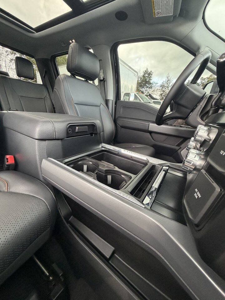 Used 2025 Ford F450 Lariat w/ Lariat Ultimate Package AWD/4WD image 28