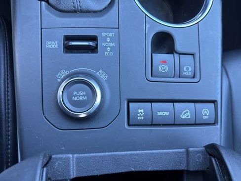 Used 2021 Toyota Highlander XSE image 18