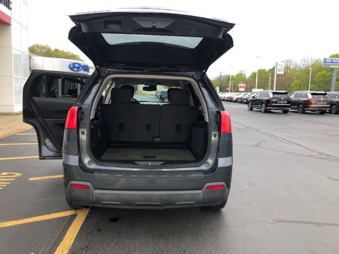 Used 2010 GMC Terrain SLE AWD/4WD image 17