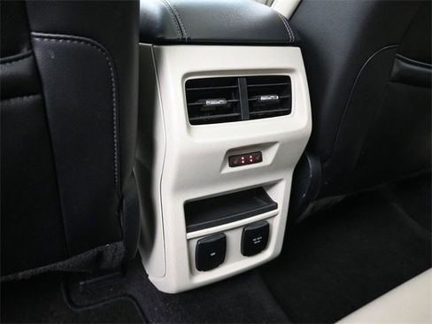 Used 2017 Ford Edge Titanium w/ Equipment Group 301A image 22