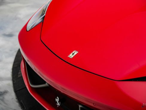 Used 2015 Ferrari 458 Italia Coupe RWD image 38