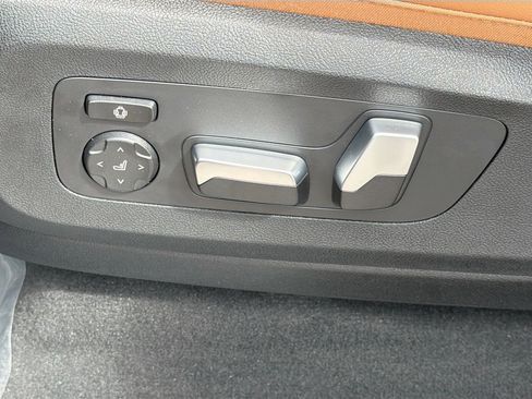 New 2026 BMW X5 sDrive40i w/ M Sport Package image 25