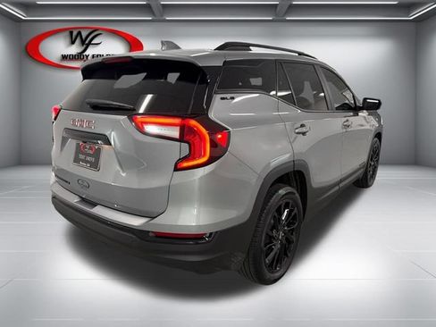 Used 2024 GMC Terrain SLE w/ Driver Convenience Package FWD image 6