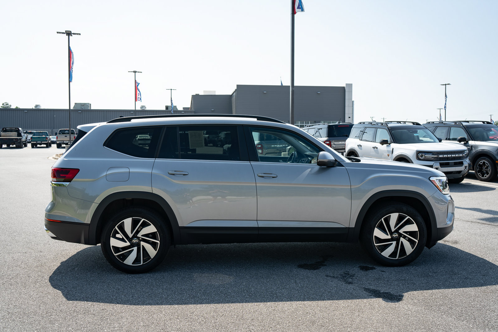 Used 2026 Volkswagen Atlas SE FWD image 11