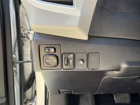 Used 2016 Toyota Corolla LE FWD image 12