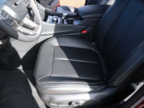 New 2025 Jeep Grand Cherokee L Limited image 12