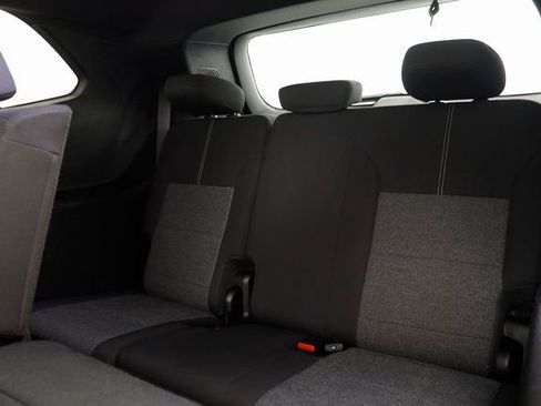 Used 2025 GMC Acadia Elevation image 16