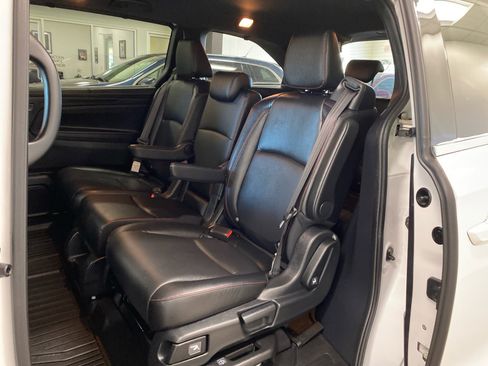 Used 2024 Honda Odyssey Sport image 9