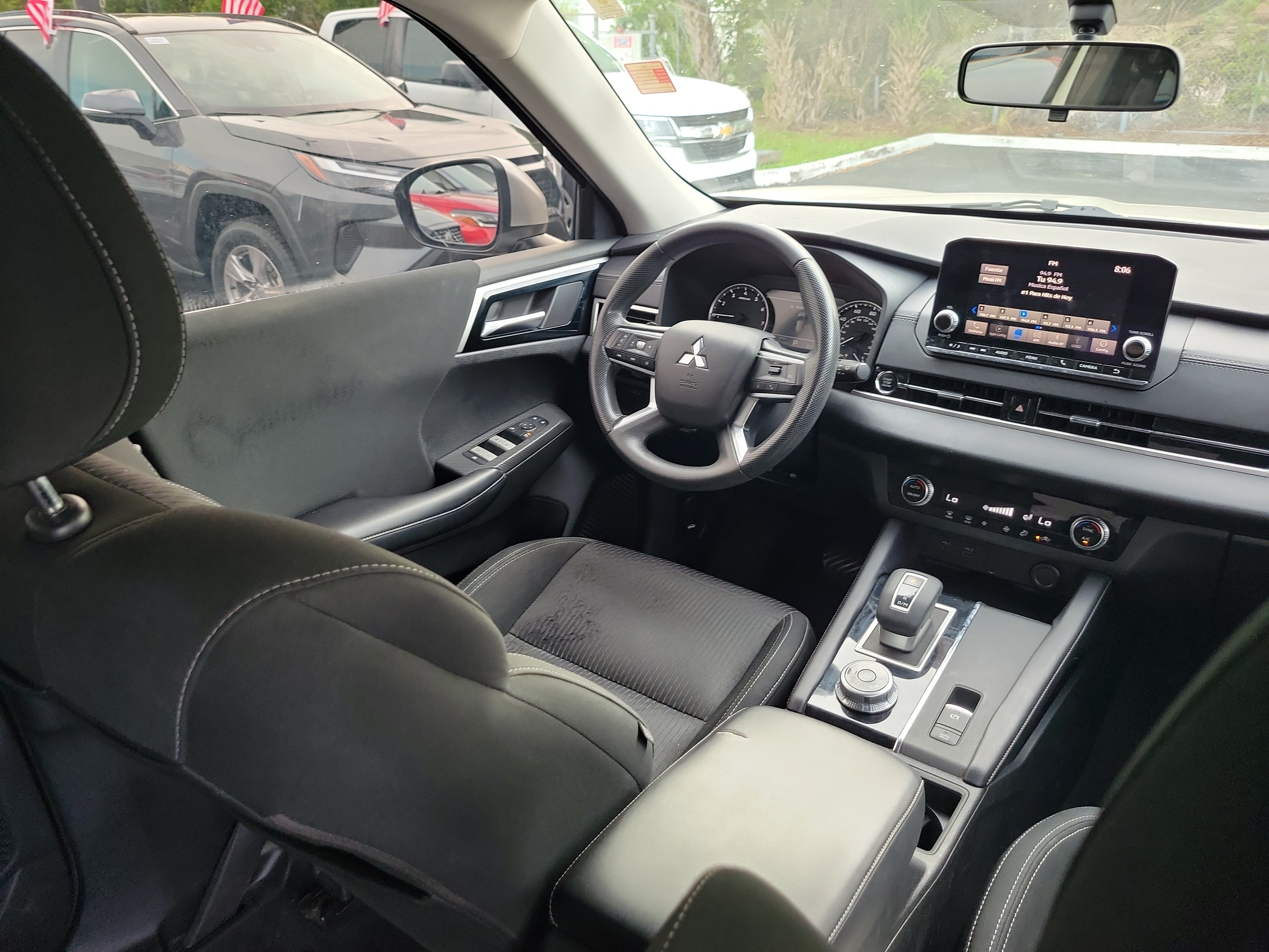 Used 2022 Mitsubishi Outlander ES FWD image 14