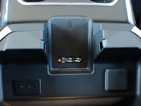 Used 2024 GMC Sierra 2500 SLT w/ Texas SLT Premium Package image 5