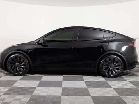 Used 2022 Tesla Model Y Performance AWD/4WD image 3