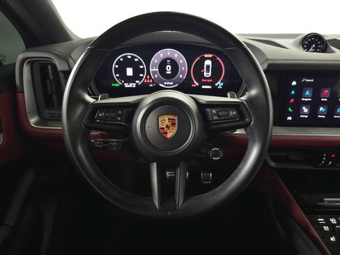 Used 2024 Porsche Cayenne S AWD/4WD image 21