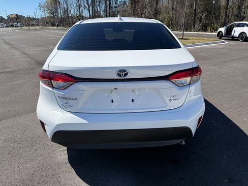Used 2025 Toyota Corolla LE image 8