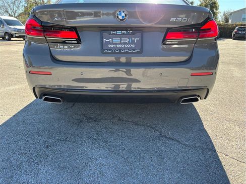 Used 2021 BMW 530i xDrive w/ Premium Package image 15
