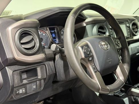 Certified 2019 Toyota Tacoma SR5 image 16
