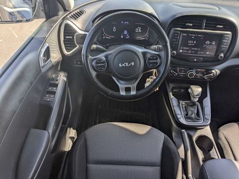 Used 2023 Kia Soul LX FWD image 12