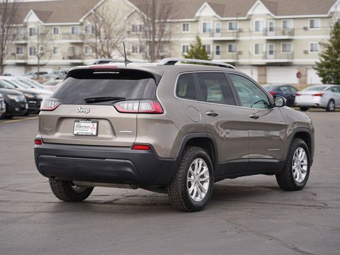 Used 2019 Jeep Cherokee Latitude w/ Popular Appearance Group AWD/4WD image 3