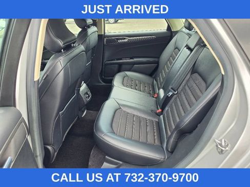 Used 2017 Ford Fusion SE w/ Equipment Group 201A FWD image 22