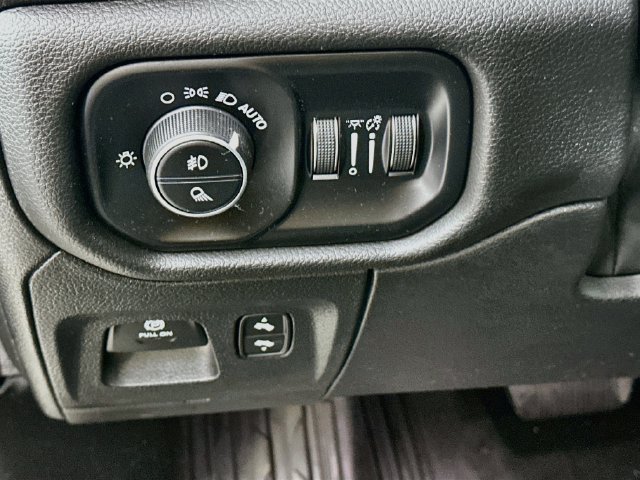 Used 2025 RAM 1500 Big Horn AWD/4WD image 24