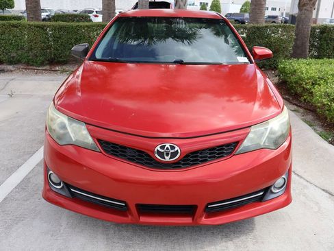 Used 2014 Toyota Camry SE FWD image 5