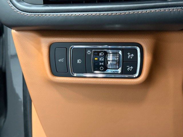 Used 2023 Lincoln Aviator Black Label AWD/4WD image 15