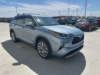 Used 2022 Toyota Highlander Platinum