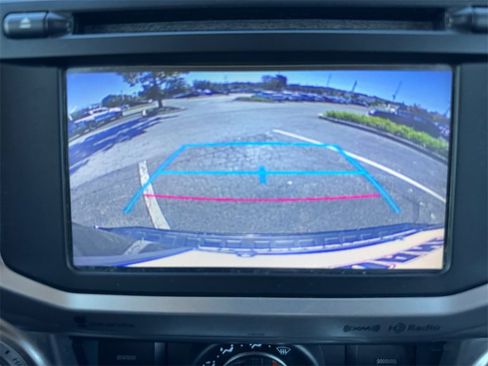 Used 2018 Toyota 4Runner SR5 Premium image 25