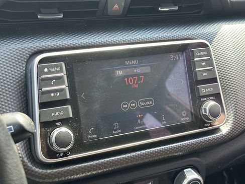 Used 2019 Nissan Kicks SV FWD image 12