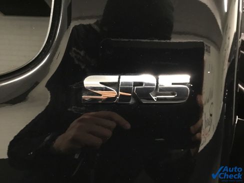 Used 2017 Toyota Tacoma SR5 image 21