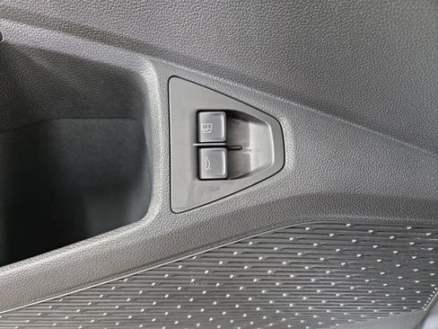 Used 2024 Volkswagen Jetta SE FWD image 27