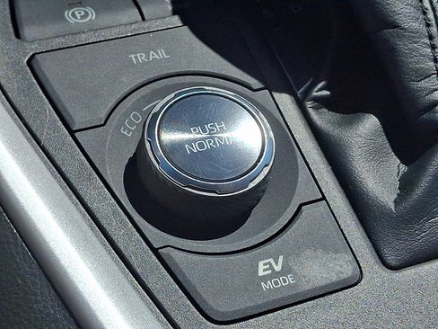 Used 2022 Toyota RAV4 XSE w/ XSE Grade Weather Package AWD/4WD image 24