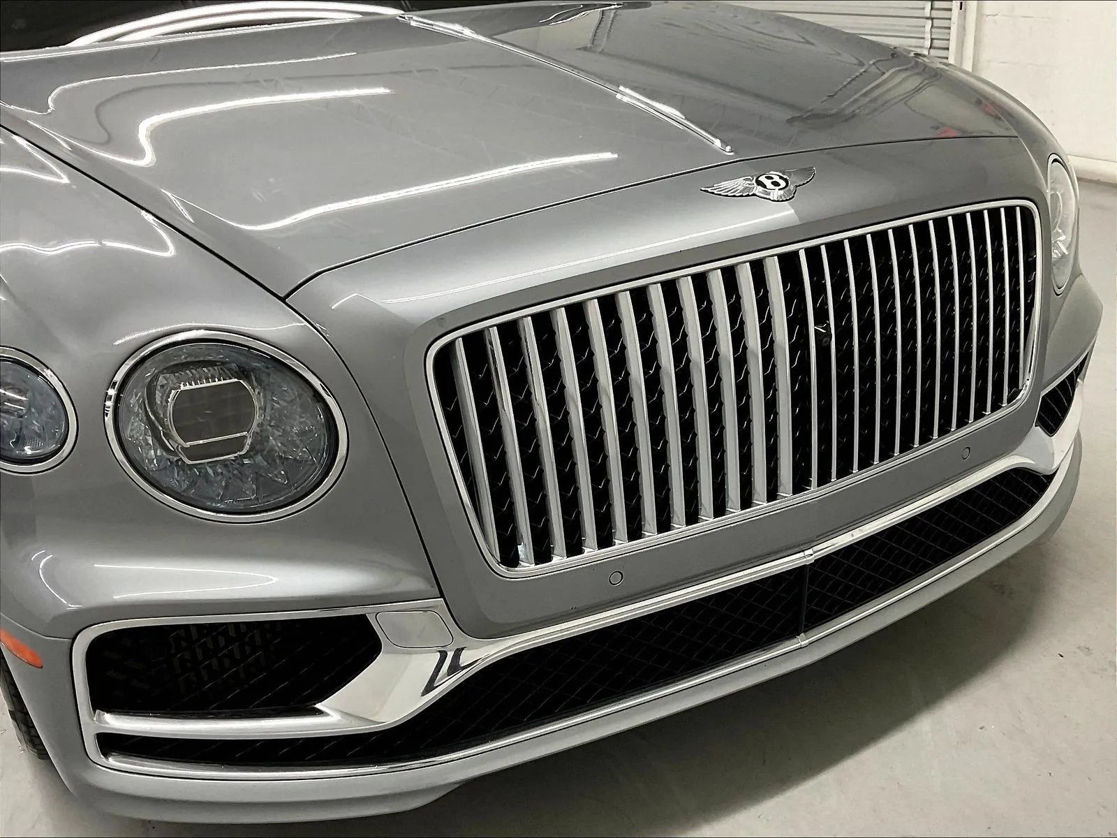 Used 2021 Bentley Flying Spur V8 AWD/4WD image 38