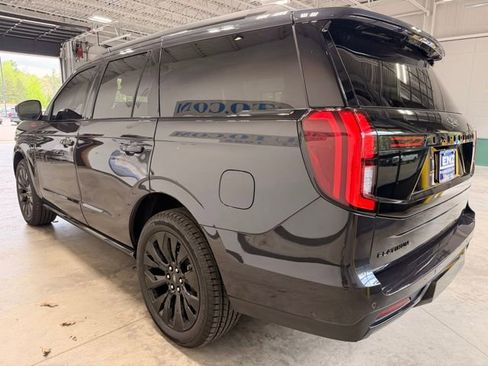Used 2025 Ford Expedition Platinum w/ Stealth Appearance Package AWD/4WD image 5