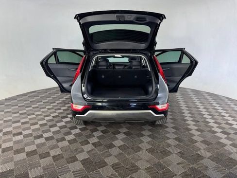 Certified 2025 Kia Niro EX Touring FWD image 17