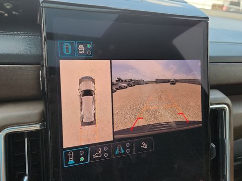 Used 2025 GMC Yukon Denali Ultimate AWD/4WD image 13