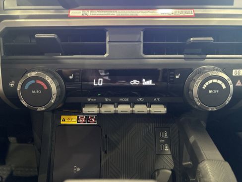 New 2025 Toyota Tacoma TRD Off-Road image 20