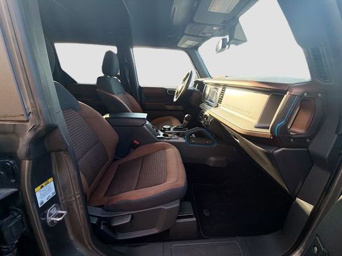 Used 2023 Ford Bronco Outer Banks AWD/4WD image 14