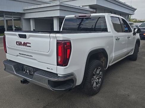Used 2024 GMC Sierra 1500 SLT image 3