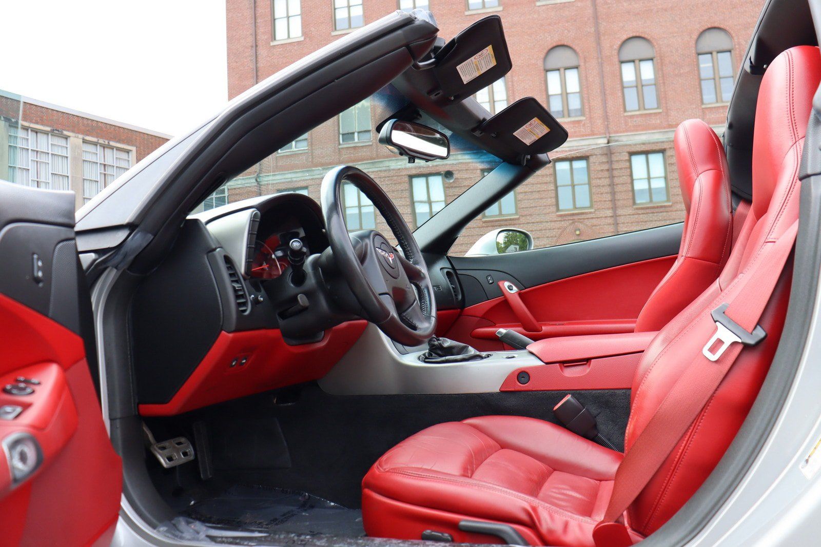 Used 2005 Chevrolet Corvette Coupe w/ Performance Handling Package RWD image 12