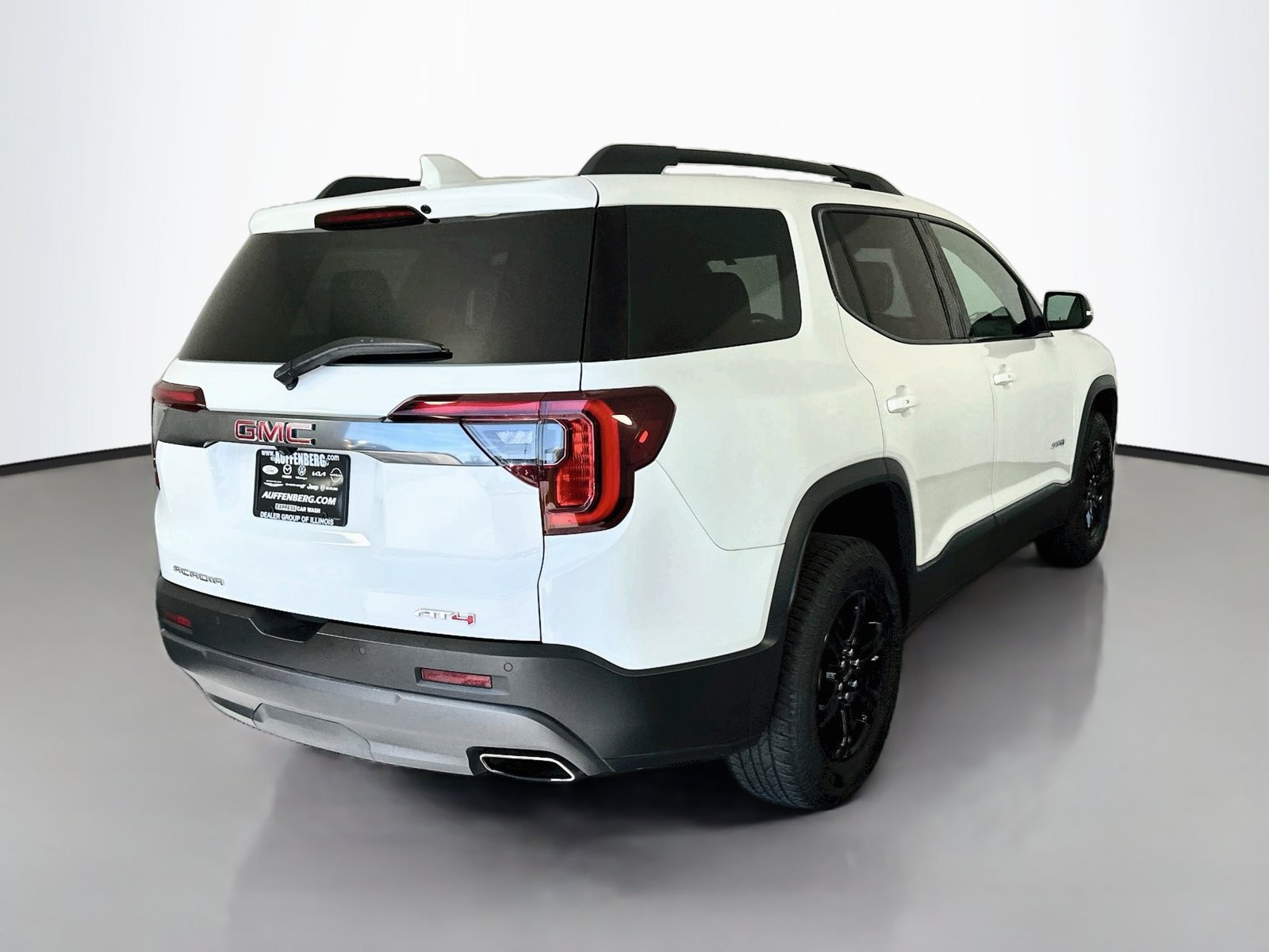 Used 2023 GMC Acadia AT4 w/ Technology Package AWD/4WD image 7