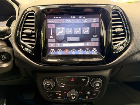 Used 2020 Jeep Compass Limited w/ Safety & Security Group AWD/4WD image 31