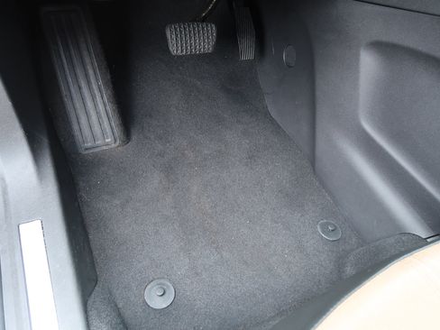 Used 2023 Chevrolet Equinox Premier image 18