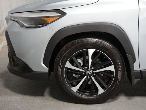 Used 2025 Toyota Corolla Cross AWD Hybrid w/ Convenience Package image 5