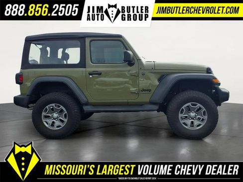 Used 2025 Jeep Wrangler Sport image 5